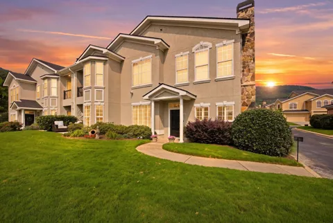 1303 Renaissance Court