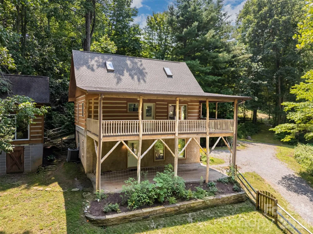 24 Gregory Hill Road Fairview, NC 28730