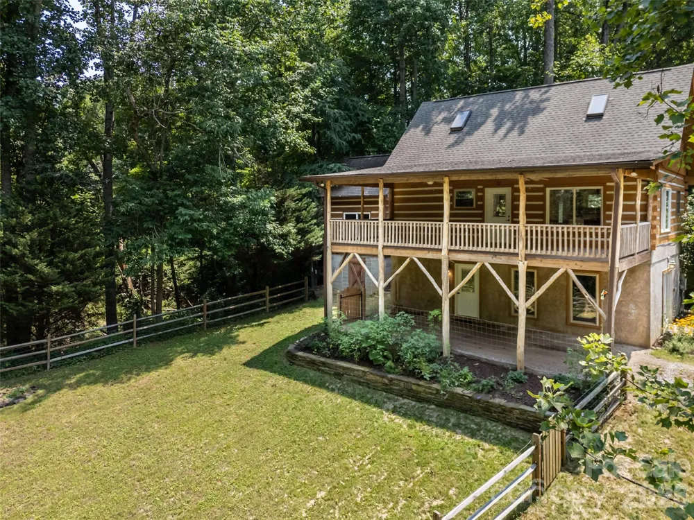 24 Gregory Hill Road Fairview, NC 28730