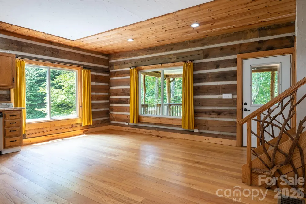 24 Gregory Hill Road Fairview, NC 28730