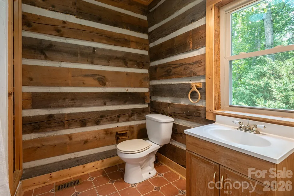 24 Gregory Hill Road Fairview, NC 28730