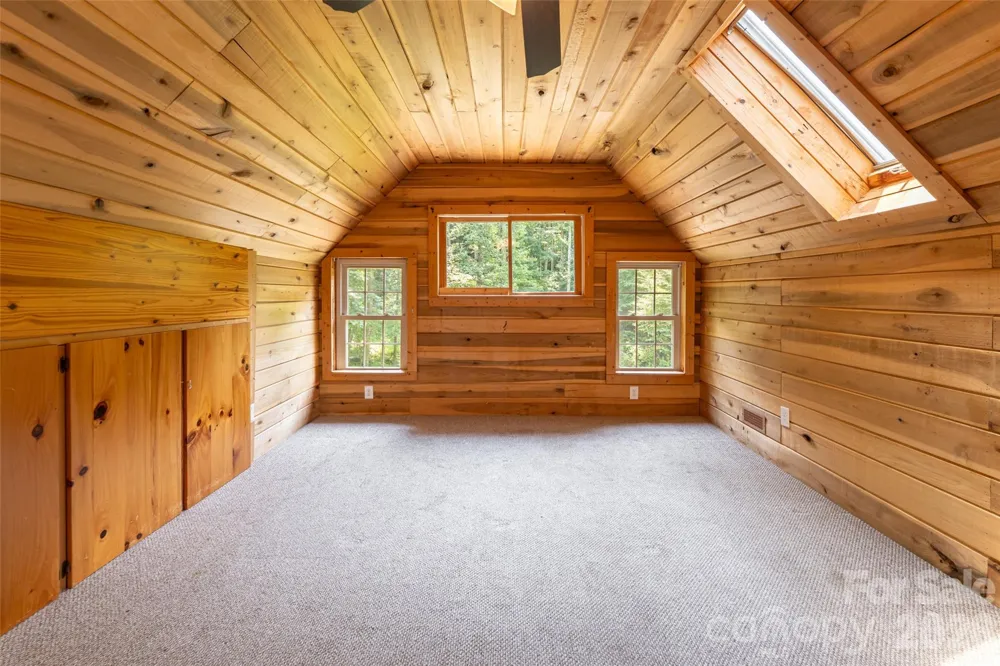 24 Gregory Hill Road Fairview, NC 28730