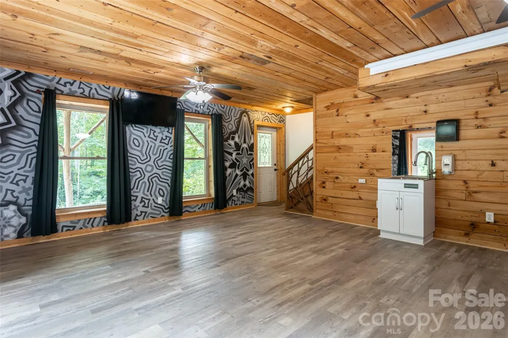 24 Gregory Hill Road Fairview, NC 28730