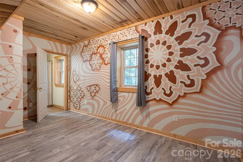 24 Gregory Hill Road Fairview, NC 28730
