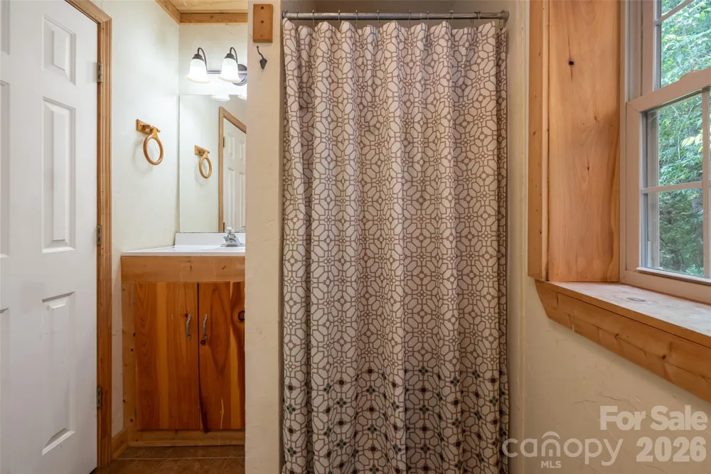 24 Gregory Hill Road Fairview, NC 28730