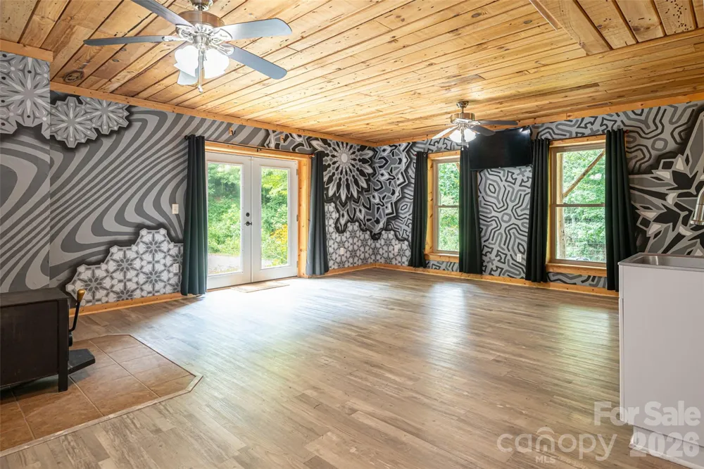 24 Gregory Hill Road Fairview, NC 28730