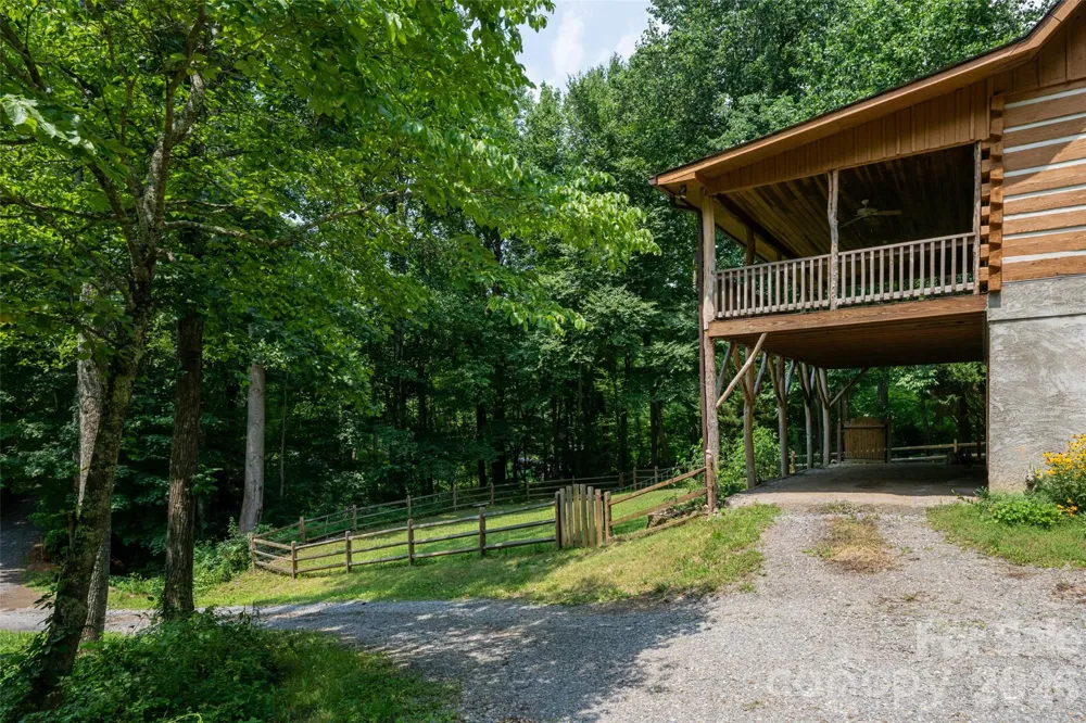 24 Gregory Hill Road Fairview, NC 28730