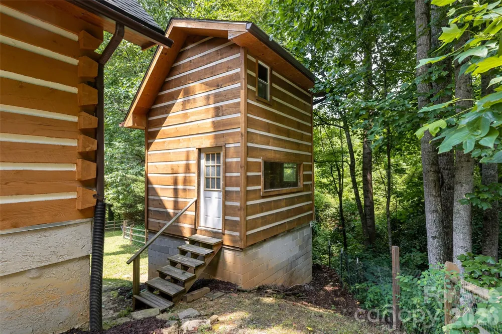 24 Gregory Hill Road Fairview, NC 28730