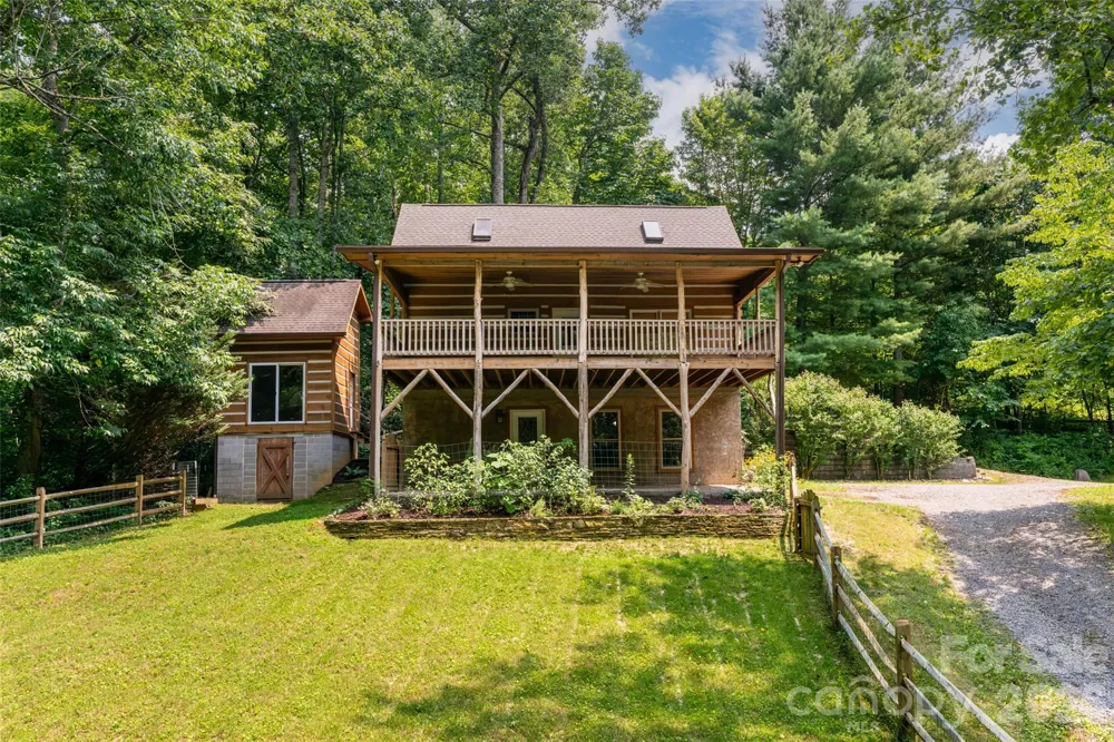 24 Gregory Hill Road Fairview, NC 28730