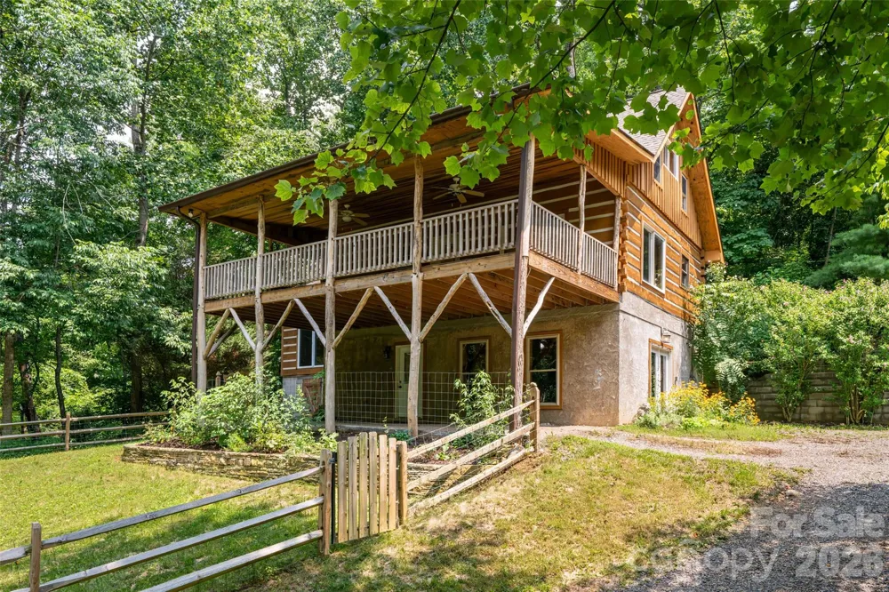 24 Gregory Hill Road Fairview, NC 28730