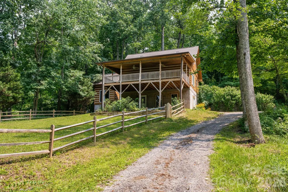 24 Gregory Hill Road Fairview, NC 28730