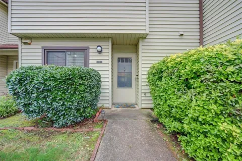 1182 Country Court