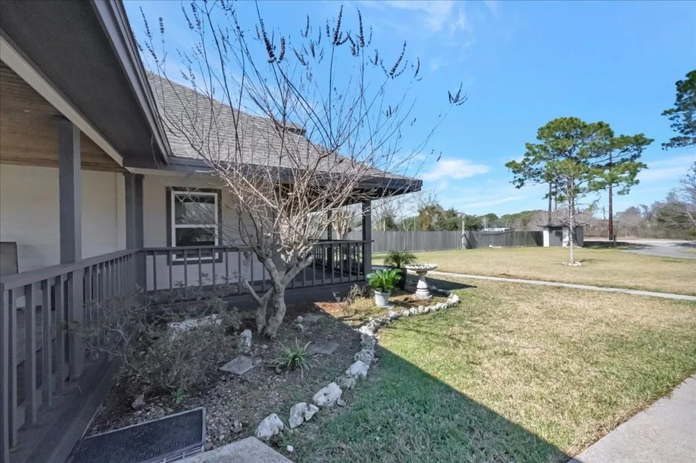12335 2nd Street Santa Fe, TX 77539