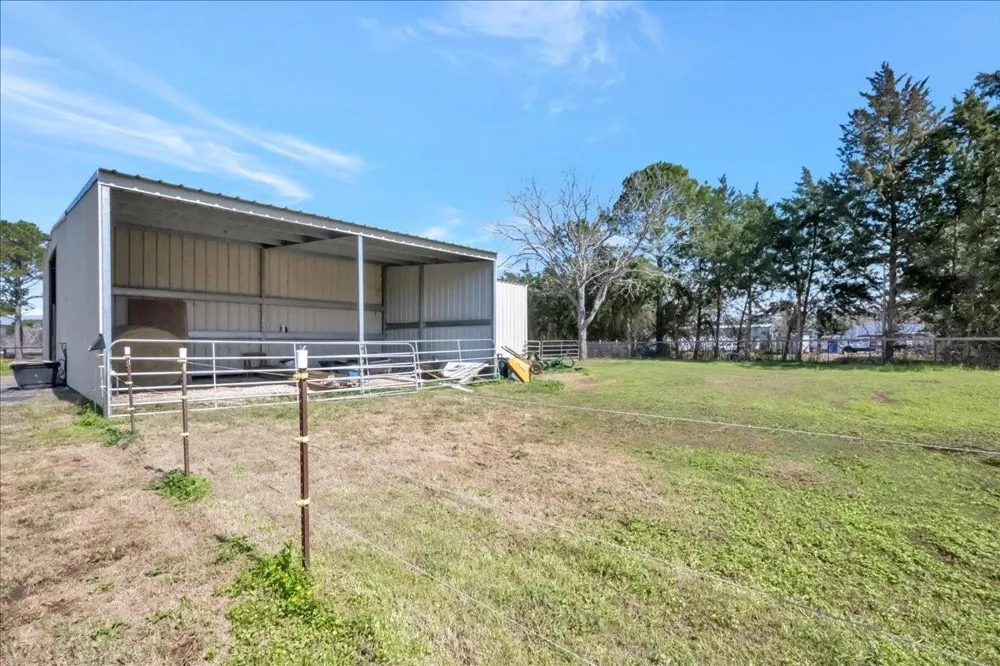 12335 2nd Street Santa Fe, TX 77539