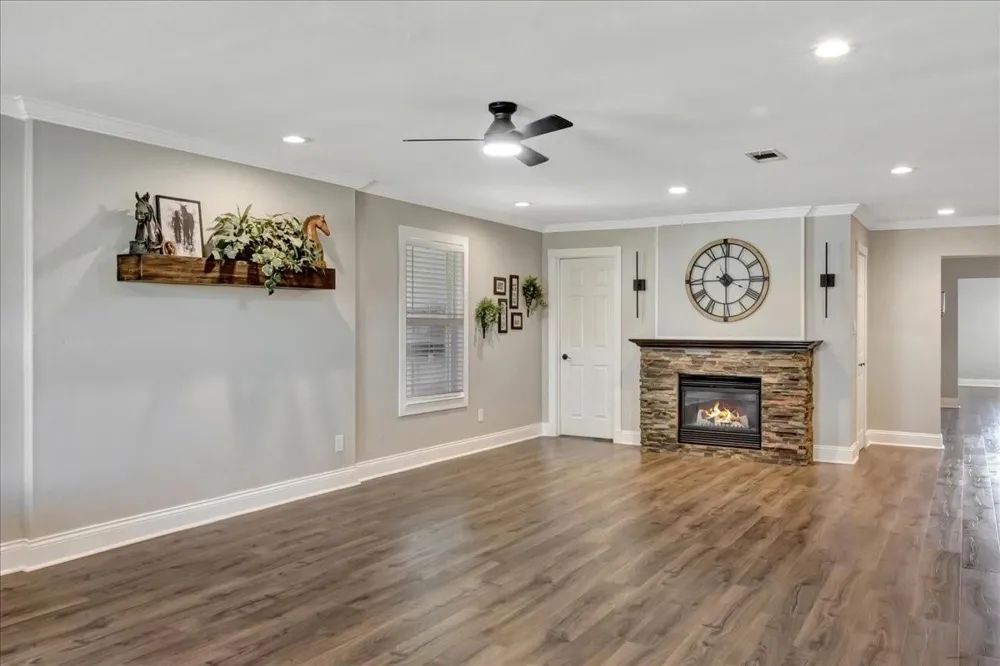 12335 2nd Street Santa Fe, TX 77539