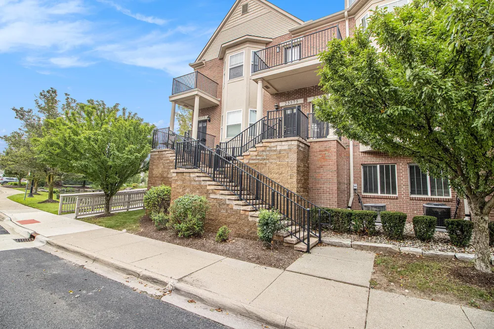 25575 Portico Lane Novi, MI 48375