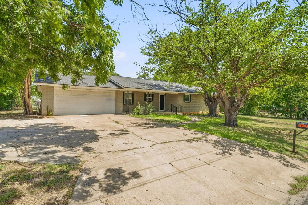 1085 W Park Street Stephenville, TX 76401