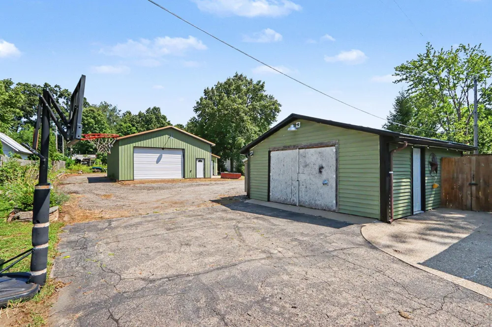 25490 Front Street Mattawan, MI 49071