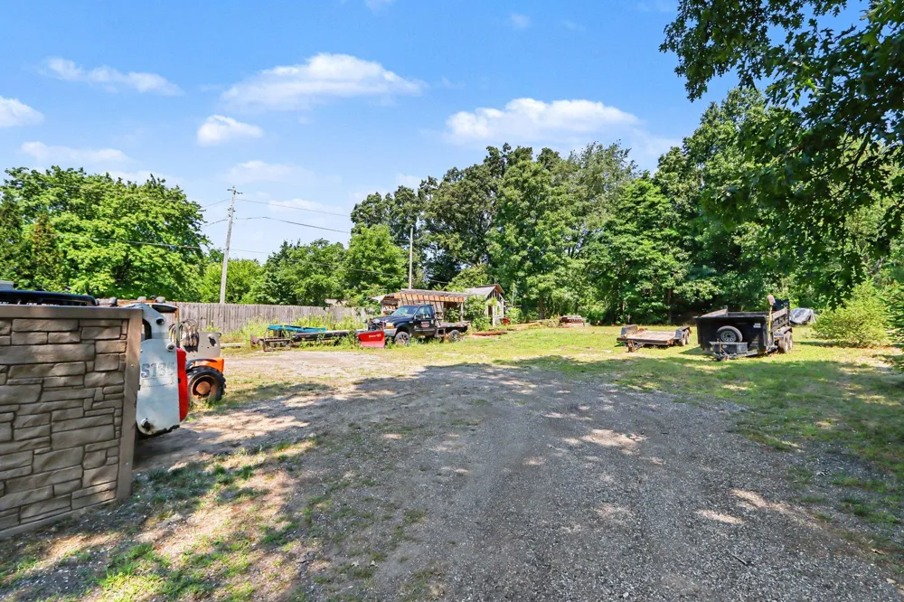25490 Front Street Mattawan, MI 49071