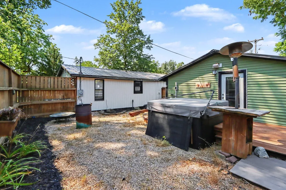 25490 Front Street Mattawan, MI 49071
