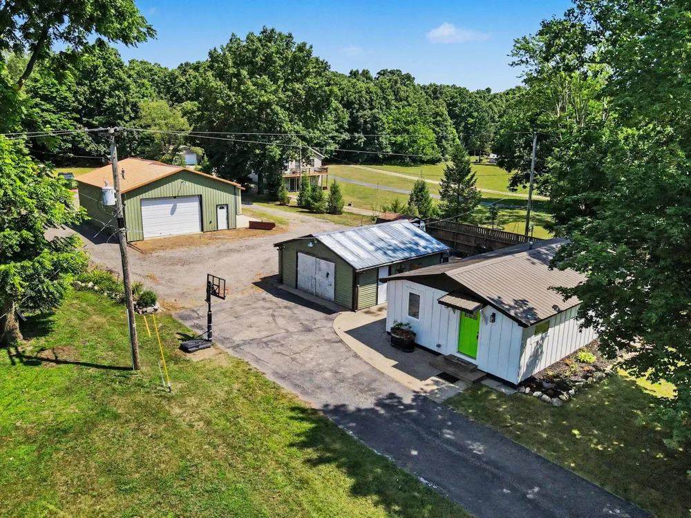 25490 Front Street Mattawan, MI 49071