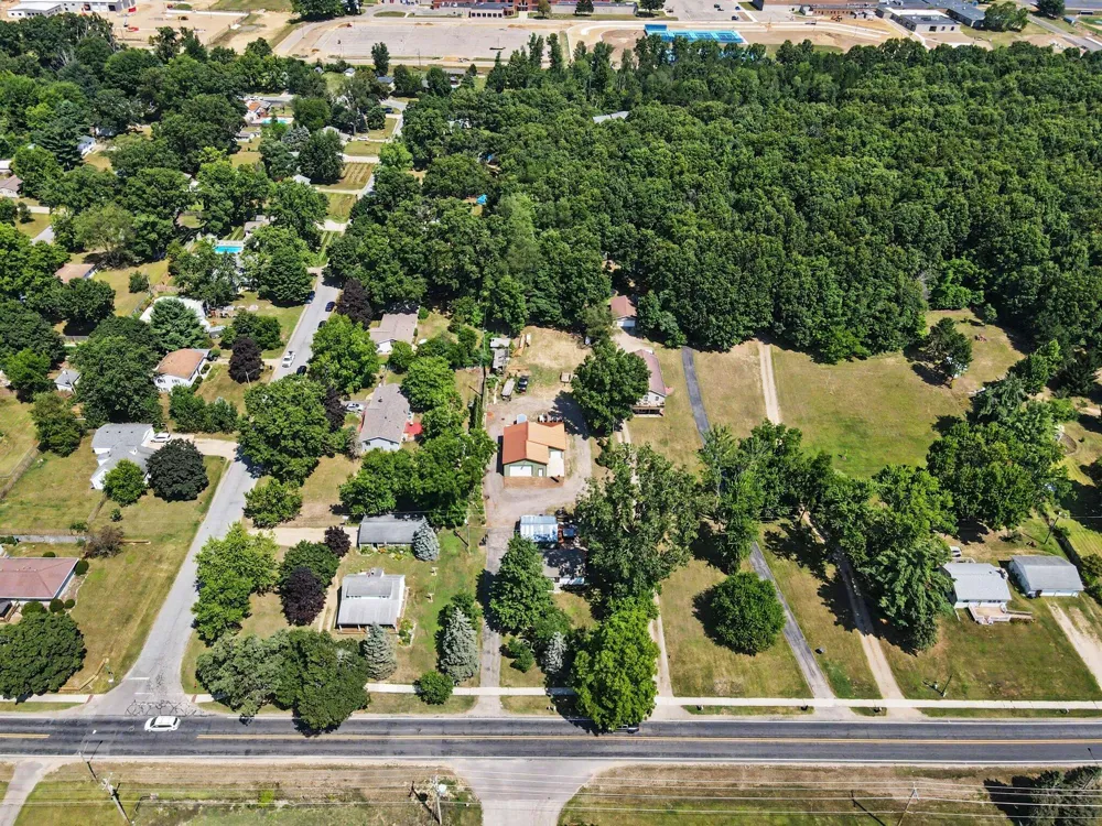 25490 Front Street Mattawan, MI 49071