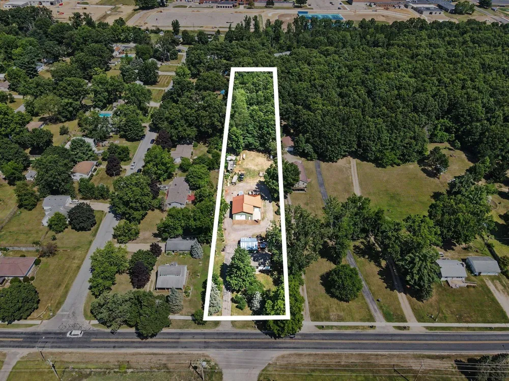 25490 Front Street Mattawan, MI 49071