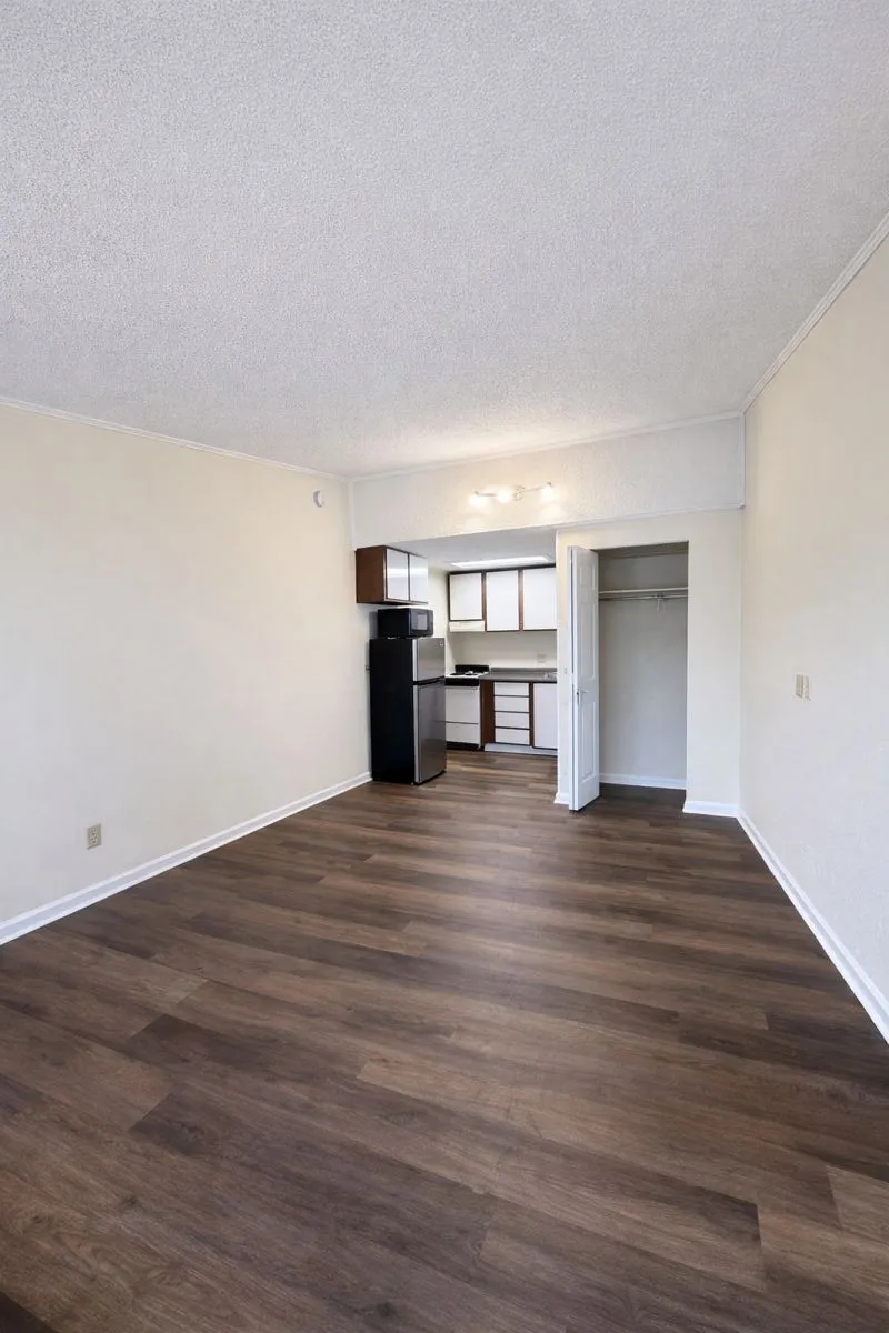 2421 Madison St #18 Clarksville, TN 37043