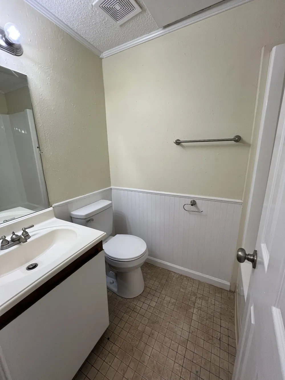 2421 Madison St #18 Clarksville, TN 37043