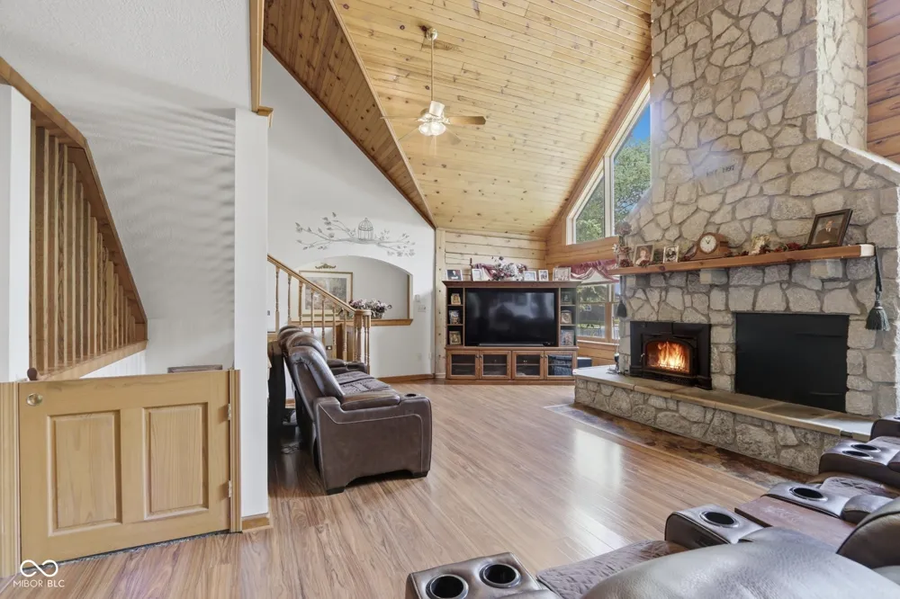 1375 800 E Manilla, IN 46150