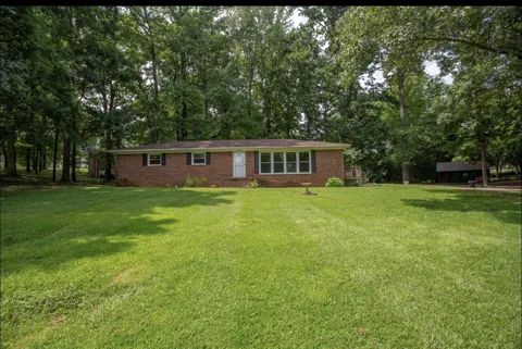 102 Woodland Dr