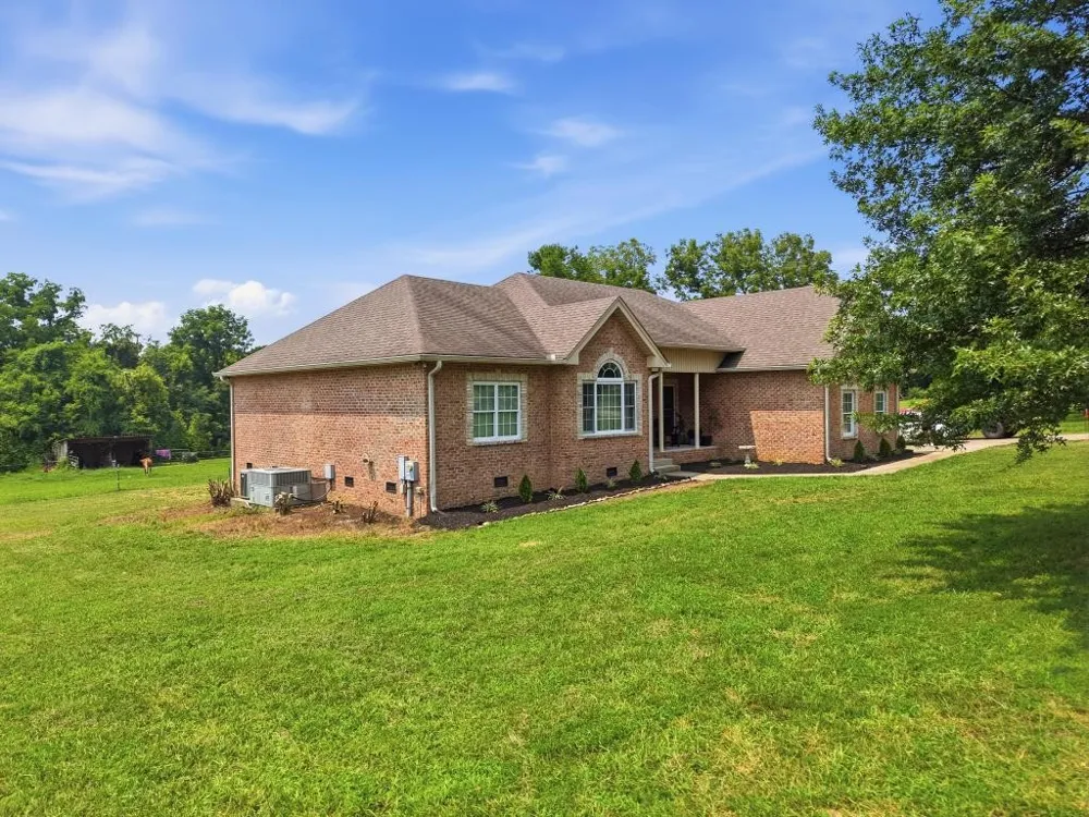 375 Brummitt Rd Castalian Springs, TN 37031