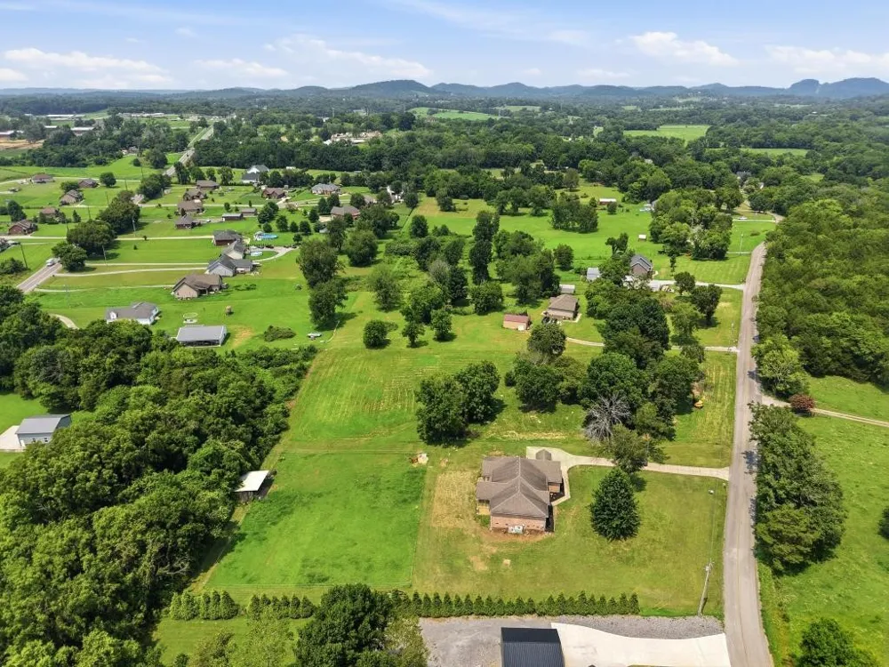 375 Brummitt Rd Castalian Springs, TN 37031