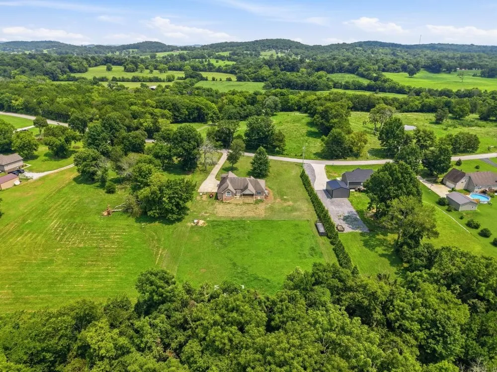 375 Brummitt Rd Castalian Springs, TN 37031