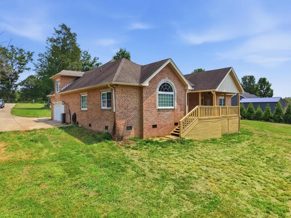 375 Brummitt Rd Castalian Springs, TN 37031