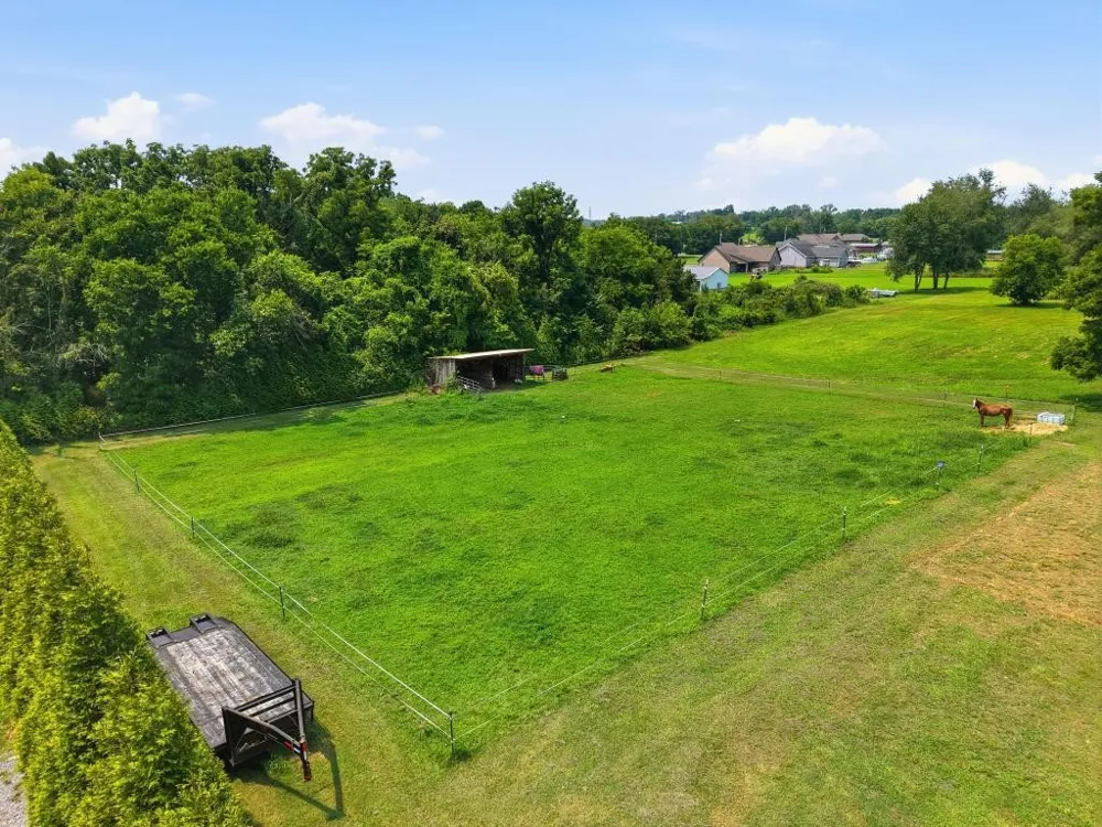375 Brummitt Rd Castalian Springs, TN 37031