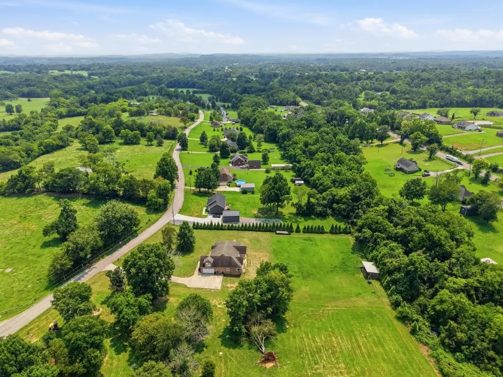 375 Brummitt Rd Castalian Springs, TN 37031