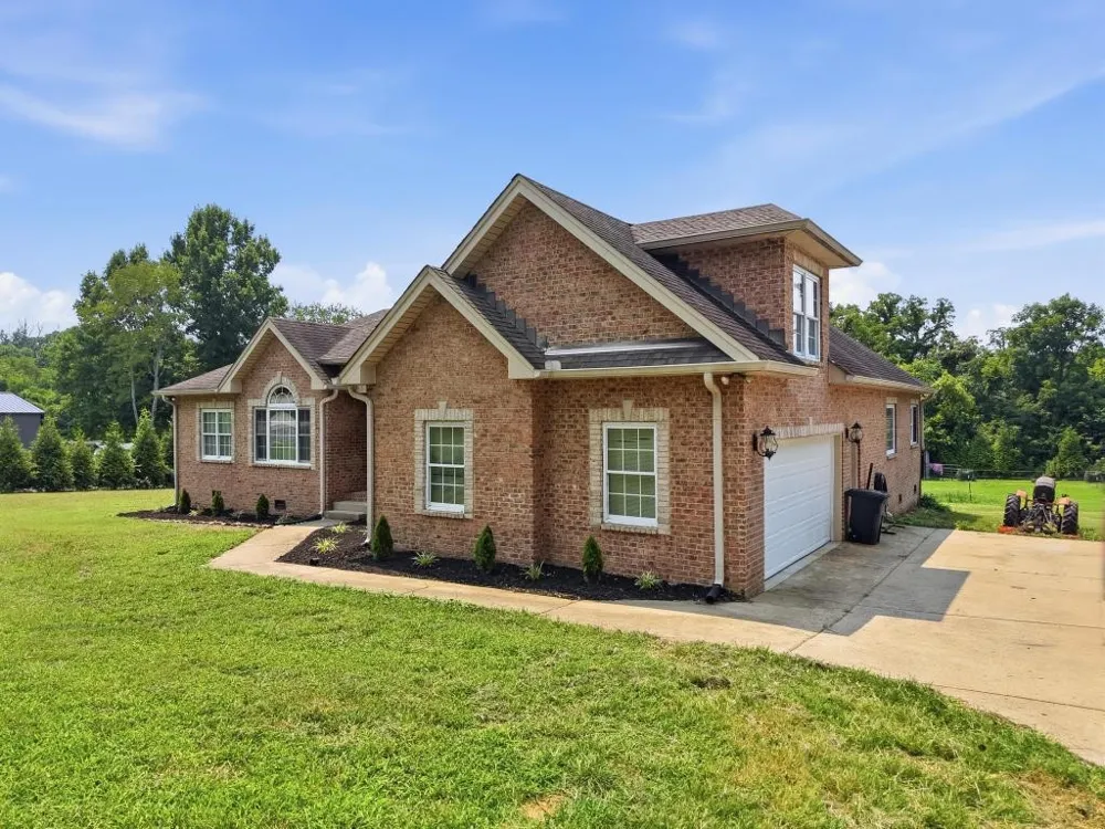 375 Brummitt Rd Castalian Springs, TN 37031