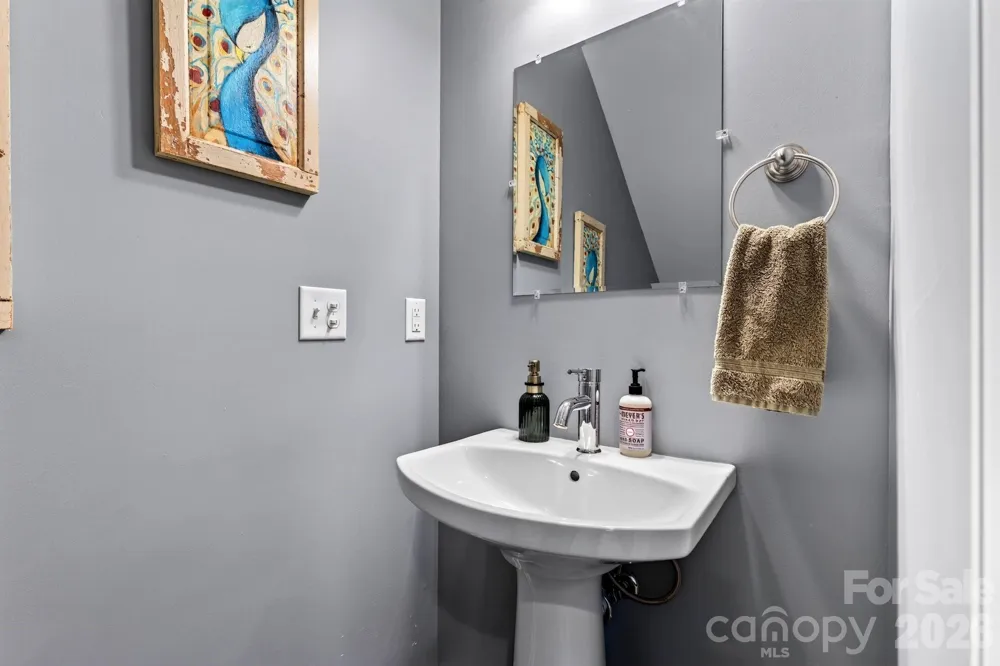 66 Burton Street Asheville, NC 28806