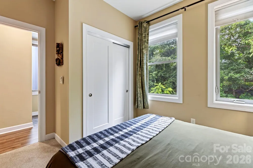 66 Burton Street Asheville, NC 28806