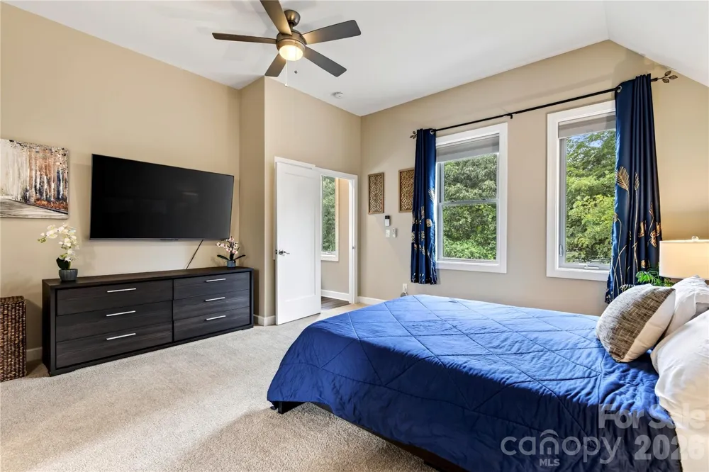 66 Burton Street Asheville, NC 28806