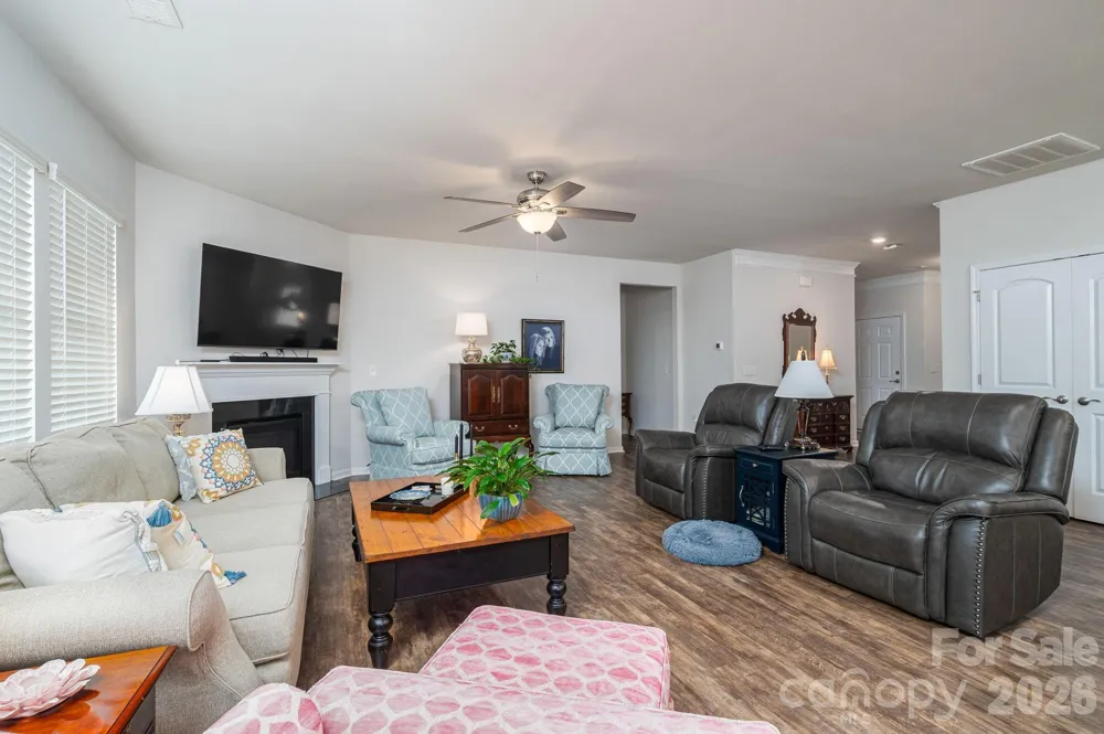 368 Picasso Trail Mount Holly, NC 28120