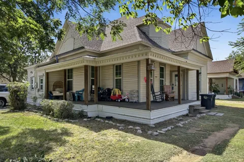 303 Douglas Avenue