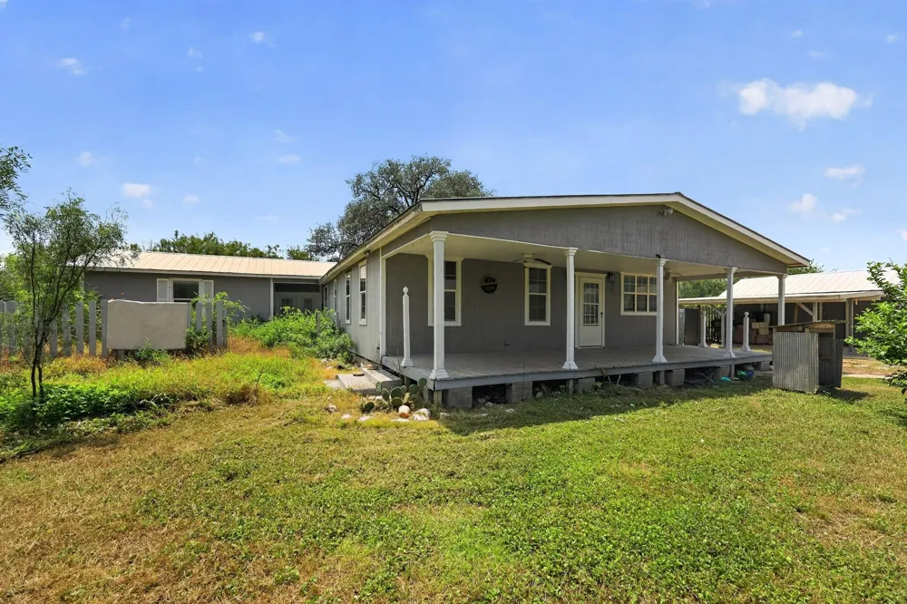 217 County Road 373 Uvalde, TX 78801