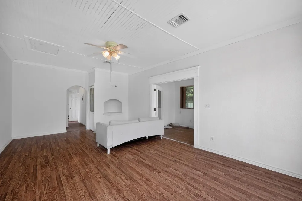 217 County Road 373 Uvalde, TX 78801