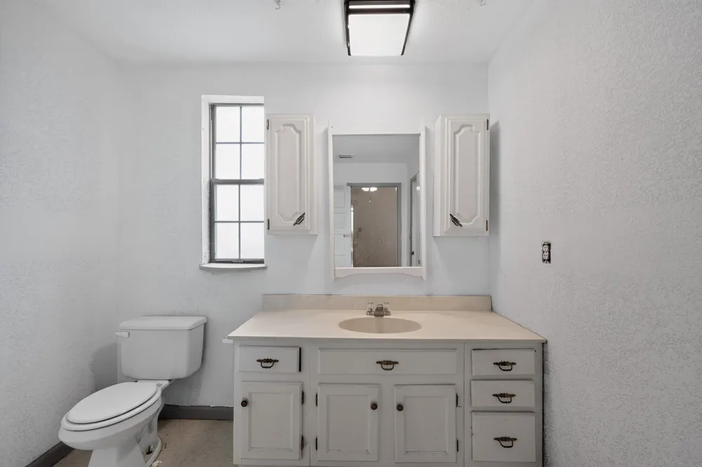 217 County Road 373 Uvalde, TX 78801