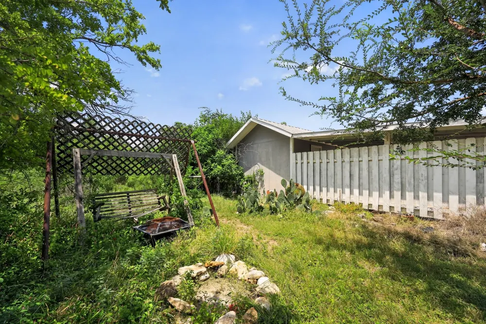 217 County Road 373 Uvalde, TX 78801
