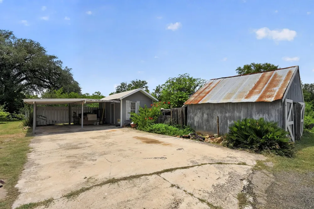 217 County Road 373 Uvalde, TX 78801
