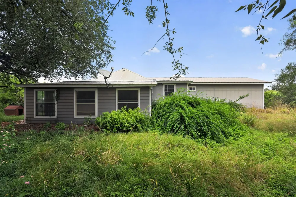 217 County Road 373 Uvalde, TX 78801