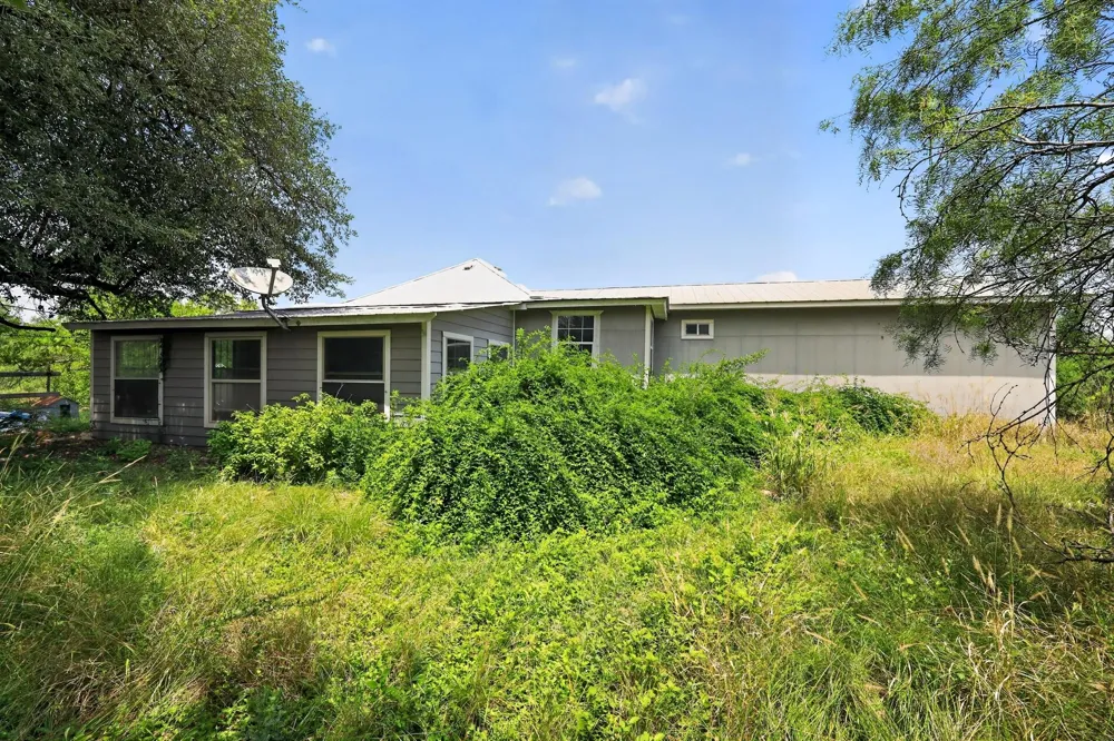 217 County Road 373 Uvalde, TX 78801